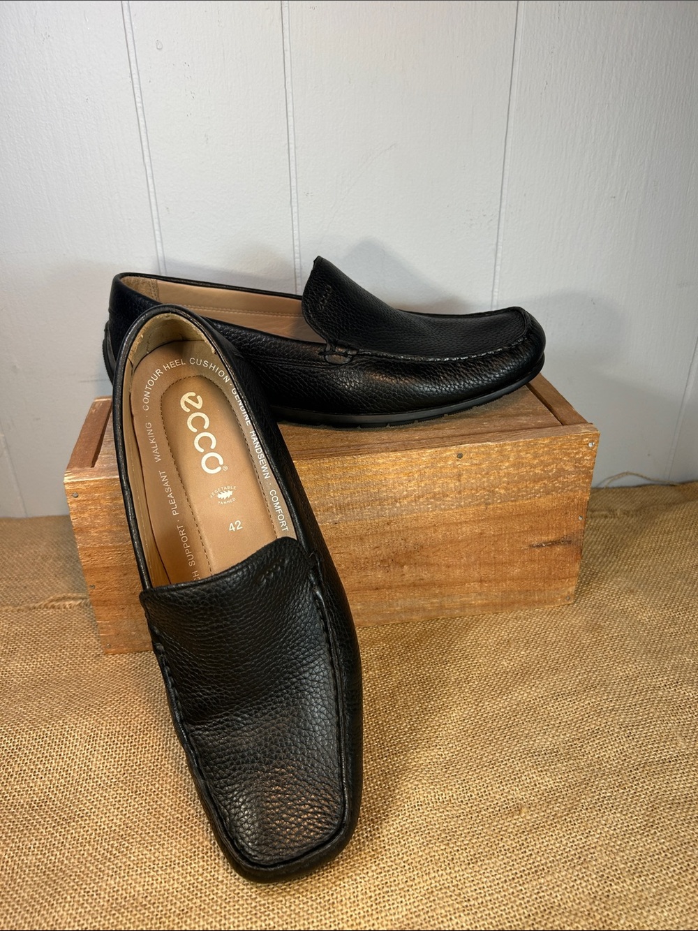 Ecco Men’s Black Pebbled Leather Slip-On Loafers